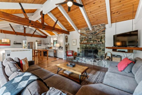 Trailblazer Chalet at Olympic Valley with Private Hot Tub and Ski Shuttle